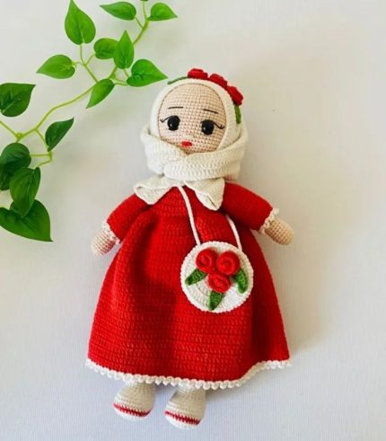 Kırmızı Aden Tesettürlü Bebek Amigurumi