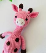 Pembe Zürafa Oyun Arkadaşı Amigurumi Pembe Zürafa Oyun Arkadaşı Amigurumi