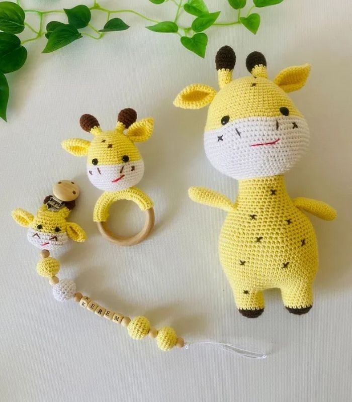 Sarı Zürafa Üçlü Set Amigurumi Sarı Zürafa Üçlü Set Amigurumi